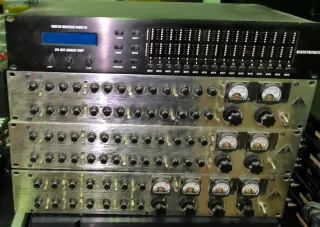 Lote de equipos DBX varias referencias