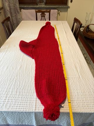 Sciarpa rossa con pompon