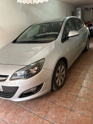 Opel Astra 2014