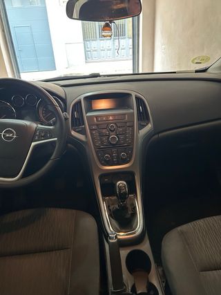 Opel Astra 2014