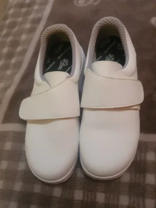 Zapatos blancos unisex con velcro