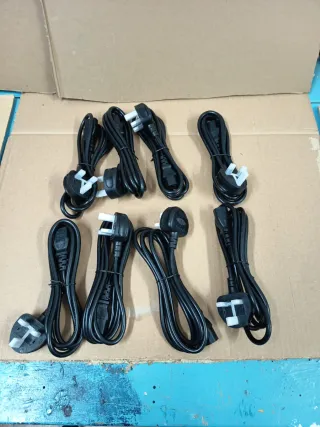 Fuentes de alimentación (cables de corriente)