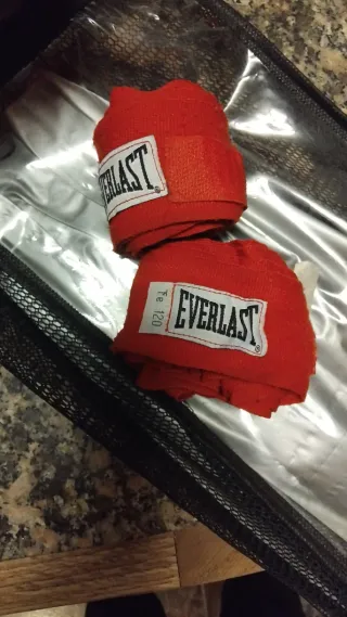 Guantes de boxeo amarillos