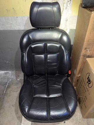 Asientos Delanteros Cherokee WJ Cuero Negro