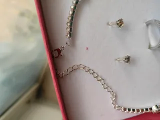 Coordinato collana, orecchini, anello, bracciale