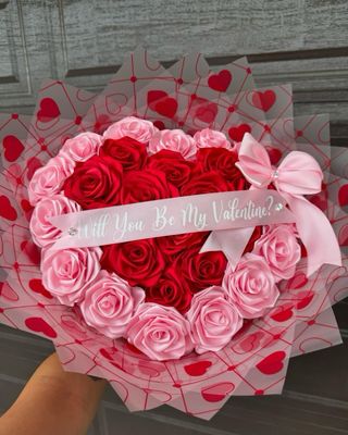 Cajas de rosas y bombones San Valentín