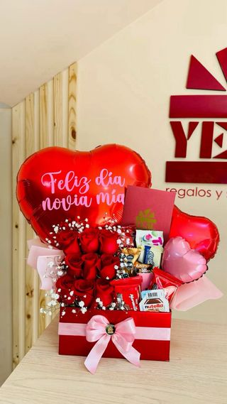 Cajas de rosas y bombones San Valentín
