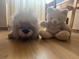 2 Peluches Oso y León Grandes