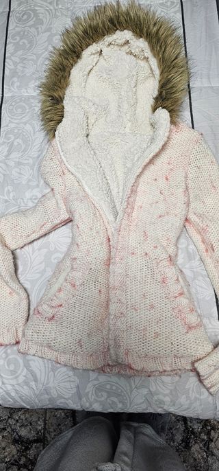 Cárdigan con capucha y forro de borrego