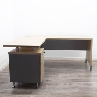 Tavolo ufficio angolare con cassettiera M2845-180