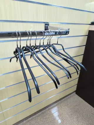 10 Uds Perchas Antideslizantes Negro/Plata