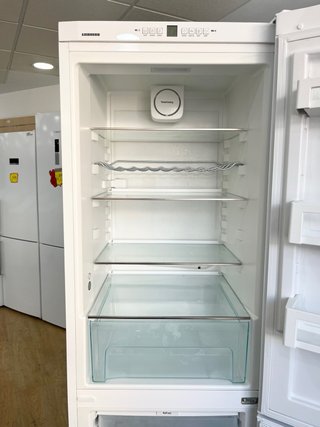NEVERA LIEBHERR 185CM NOFROST A+++. ENVÍO A CASA