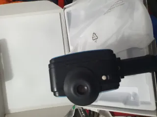 Cámara de vídeo antigua azul