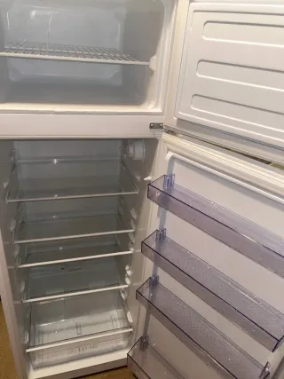 Nevera Beko Blanca 160cm  precio negociable
