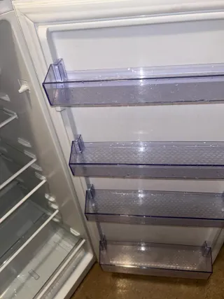 Nevera Beko Blanca 160cm  precio negociable