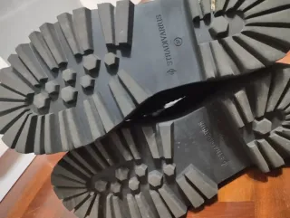 Mocasines negros con hebilla