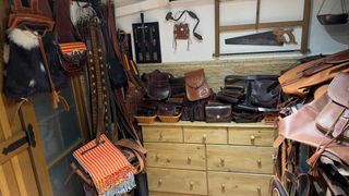 Lote de artículos de cuero caza