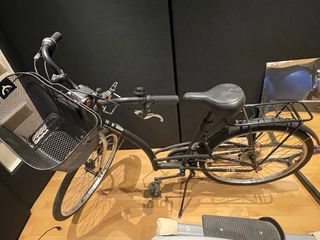 Bicicleta de paseo con cesta