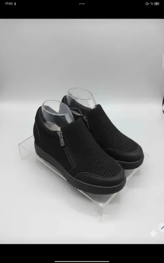 Stivaletti neri zeppa