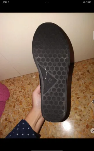 Stivaletti neri zeppa