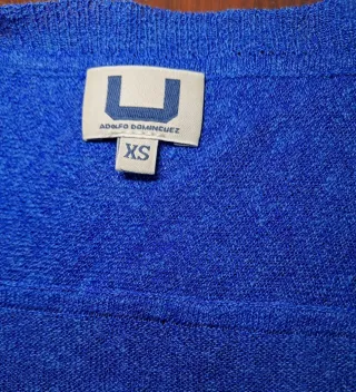 Jersey chica azul con detalles