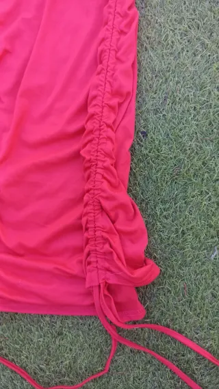 Vestido rojo fruncido