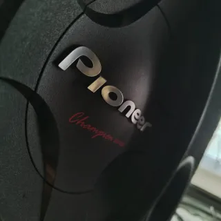 Subwoofer Pioneer + 3 altavoces 6x9 de 150w