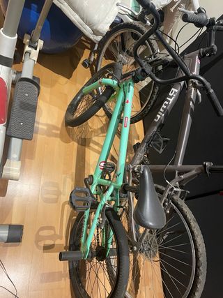 Bicicleta BMX color verde