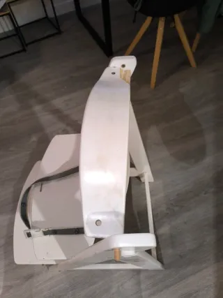 Trona de madera para bebé