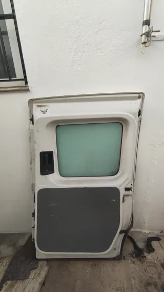 Puerta Trasera Derecha VW Caddy 2007