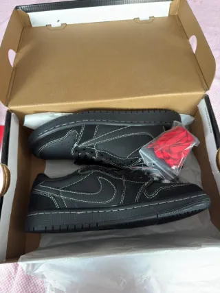 Nike Air x Travis Scott Black Red