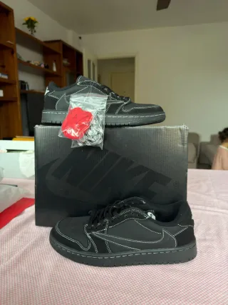 Nike Air x Travis Scott Black Red