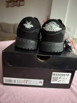 Nike Air x Travis Scott Black Red