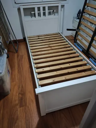 Cama de madera maciza IKEA blanca