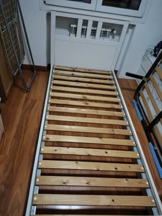 Cama de madera maciza IKEA blanca