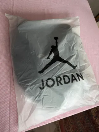 Mochila Jordan Negra con Pines