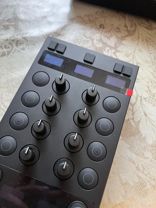 Controladora DJ Traktor X1 MK3 Nueva