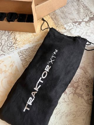 Controladora DJ Traktor X1 MK3 Nueva