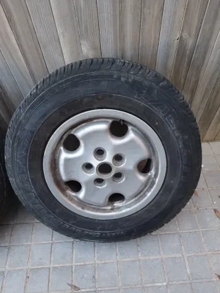 Llantas Land Rover 245/70/16 con Neumáticos