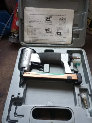 Grapadora Neumática F-32