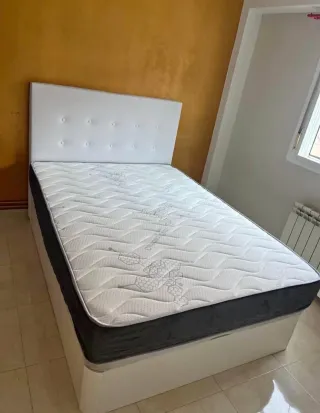 Canapés,colchónes,Somieres,base, cabezales,mesitas