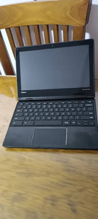 4 Chromebook Negro para piezas 30€ sin cargadores