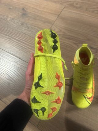 Scarpe da calcio Nike Mercurial per bambini taglia 32