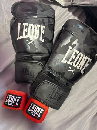 Guantes Boxeo Leone + Vendas Rojas
