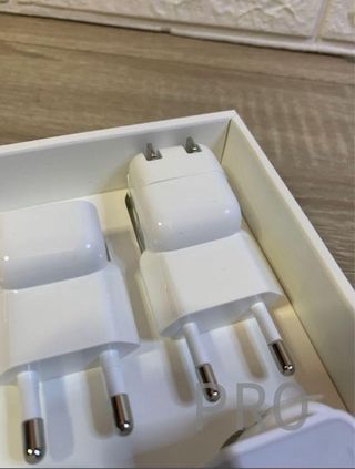 World Travel Adapter Kit Apple