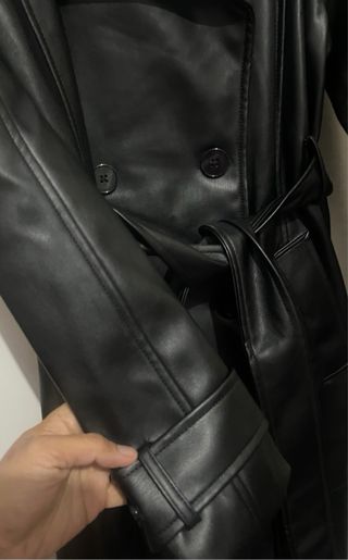 Gabardina Piel Sintética Pull&Bear Negra