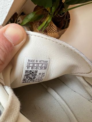 Zapatillas Adidas Gazelle Plata y Blanco