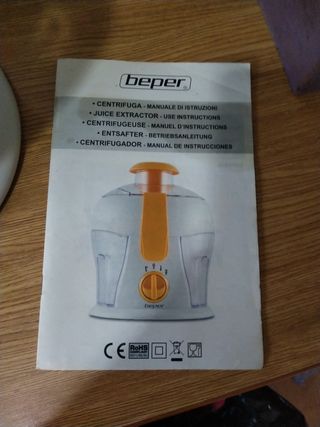 Licuadora Beper Naranja y Blanca