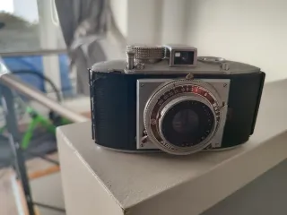 Cámara Analógica FOCA Plata y Negra y agfa Karat