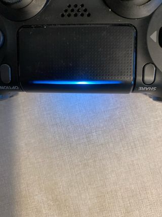Mando PS4 Negro y el segundo de �regalo �